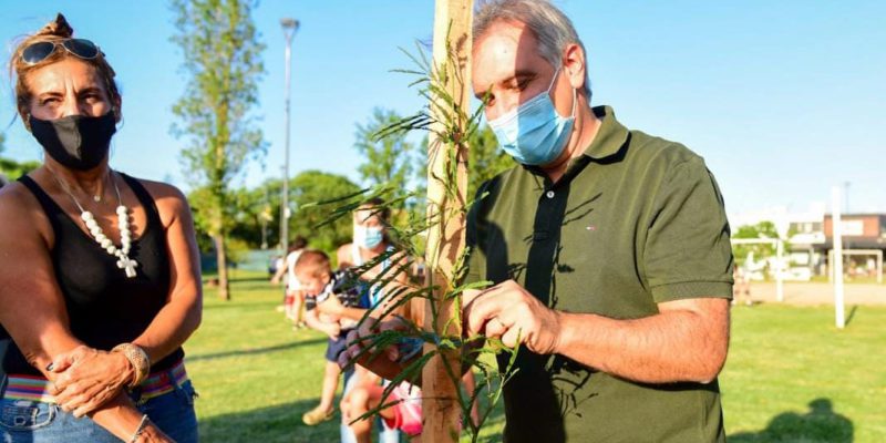 Llaryora Plantó El árbol 15 Mil De Su Gestión