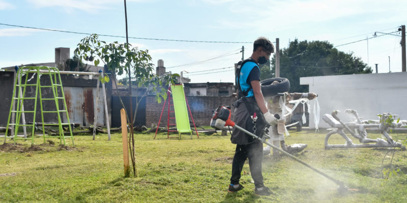 Nuevos Juegos Infantiles, Equipos De Gimnasia, Bancos Y Mesas Para Barrio Villa Los Pinos