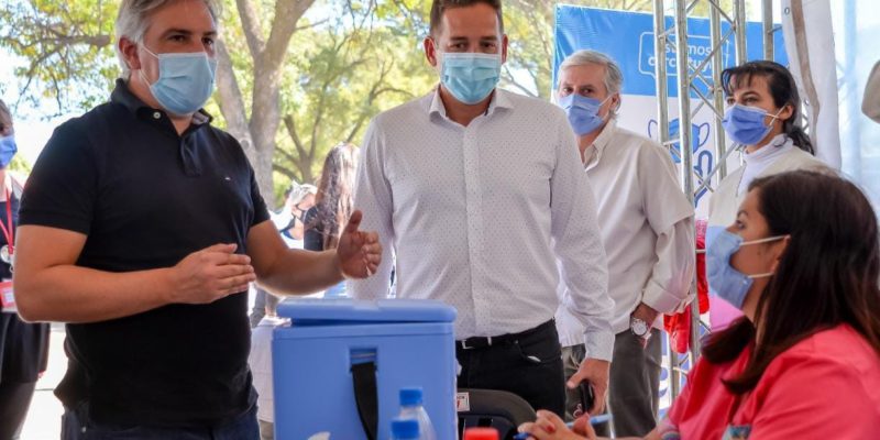 “Nos Encontramos En Tu Barrio”: Llaryora Visitó El Dispositivo Sanitario En Barrio Comercial