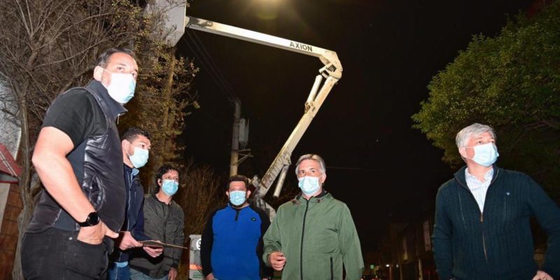 Llaryora Inauguró 174 Lámparas LED En Barrio Alberdi
