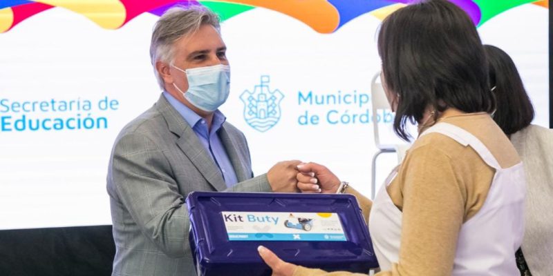 Comenzó La Distribución De Equipamiento Tecnológico A Escuelas Municipales