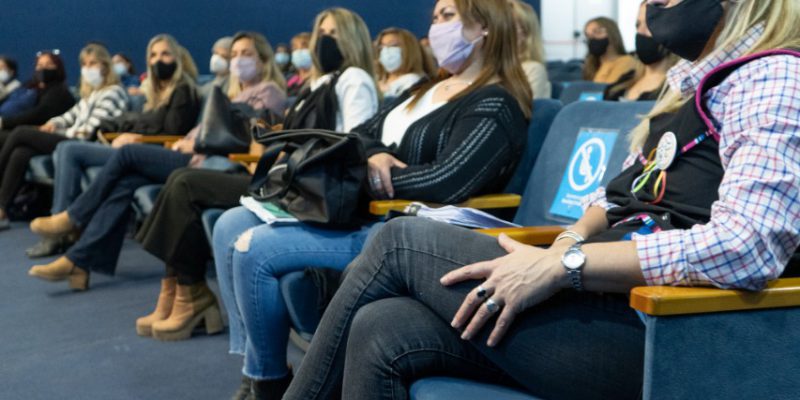 Se Entregaron Textos Infantiles De Divulgación Científica A 75 Instituciones Educativas Municipales