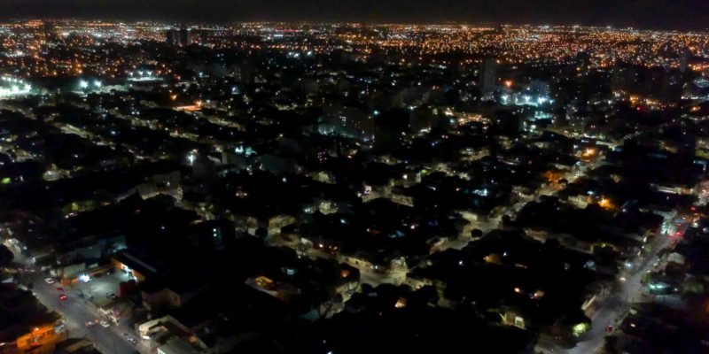 Dos Barrios De La Zona Oeste Cuentan Con Nueva Luminaria LED
