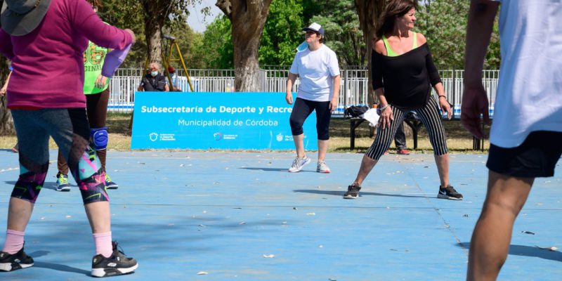 Más De 400 Personas Mayores Celebraron Su Día Con Actividades Deportivas