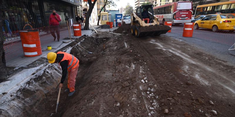 Primeros Avances De Los Nuevos Canteros Laterales De Las Avenidas Chacabuco-Maipú