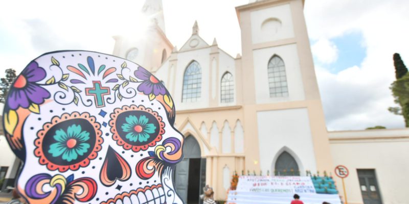 La Comunidad De Mexicanos En Córdoba Celebra El Día De Los Muertos