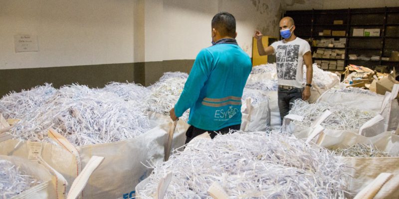 El Registro Civil Elimina Casi Cuatro Toneladas De Papeles Que Estaban Abandonados En Un Subsuelo Del Viejo Edificio