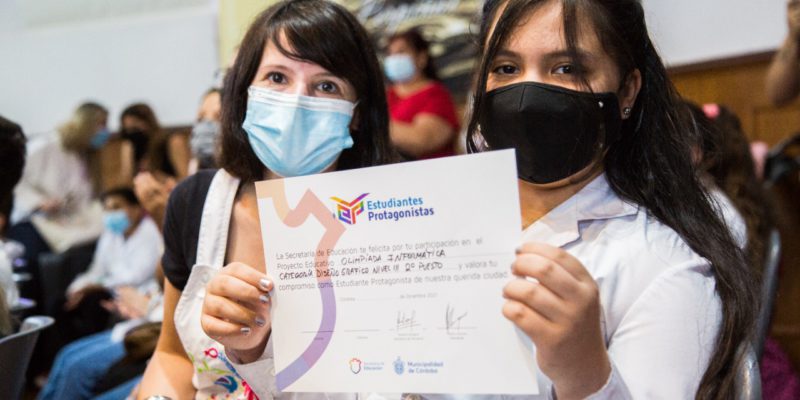 La Municipalidad Reconoció A Más De 1500 Estudiantes De Escuelas Municipales Por Su Participación En Olimpiadas, Ferias, Proyectos Y Programas