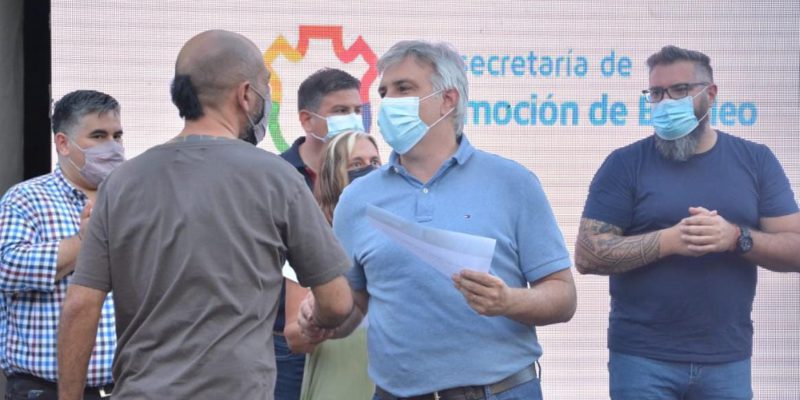 Llaryora Entregó Ayudas Económicas A 113 Emprendedores Locales