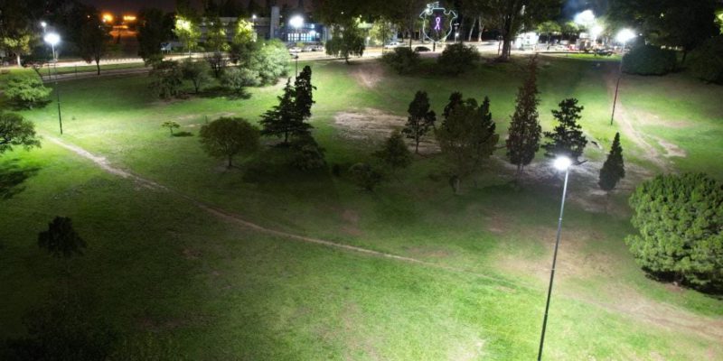Avanza La Iluminación De Los Sectores Verdes Del Parque Sarmiento