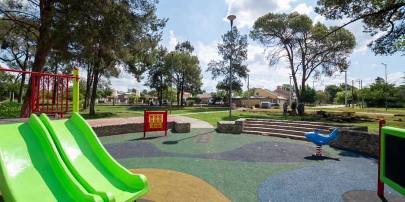 Barrio Villa Allende Parque: Avanzan Las Remodelaciones En La Plaza Alfonsina Storni