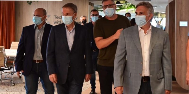 Schiaretti Y Llaryora Asistieron A La Inauguración De Las Nuevas Oficinas De Santex En Córdoba