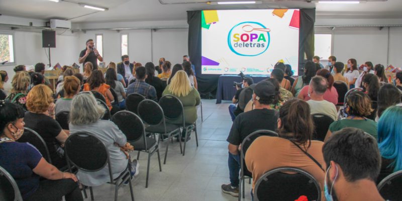 Fomentan La Lectura Con La Entrega De 200 Bibliotecas Y Capacitaciones A Comedores Y Merenderos De La Ciudad