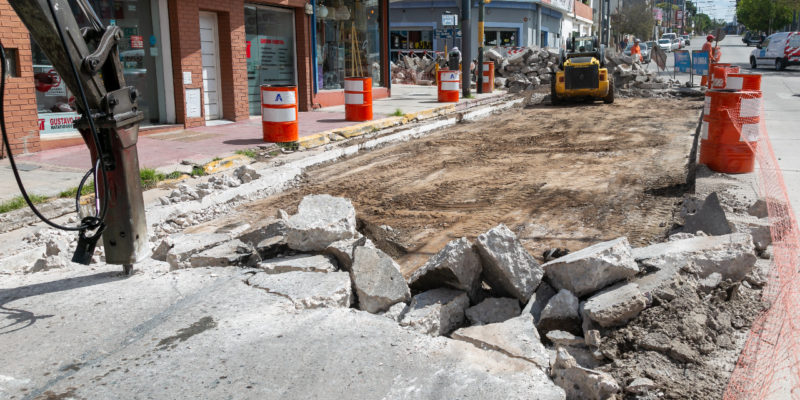 Avenida Julio A. Roca: La Obra De Asfalto Con Hormigón Presenta Una 30% De Avance