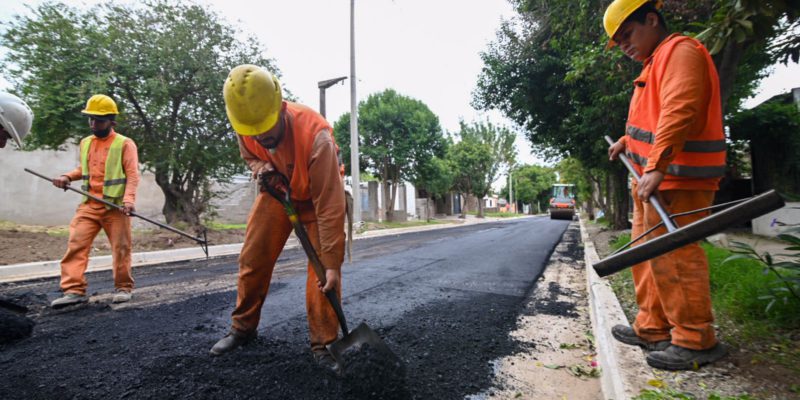 Pavimentación De Calles De Tierra: 20 Cuadras De Parque República Ya Cuentan Con Nueva Calzada