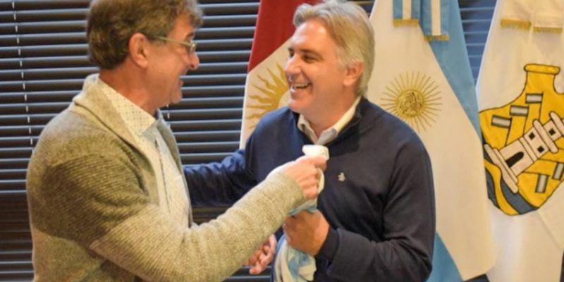Kempes En Córdoba: El Campeón Del Mundo Ofreció Una Charla Sobre Fútbol Y Llaryora Lo Declaró Huésped De Honor