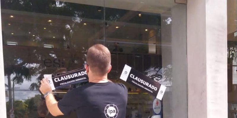 Clausuran Un Local Por Volcamiento De Efluentes En La Vía Pública