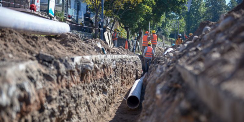 Conexión A La Red Cloacal: Así Se Desarrollan Las Obras En La Bajada Del Cerro