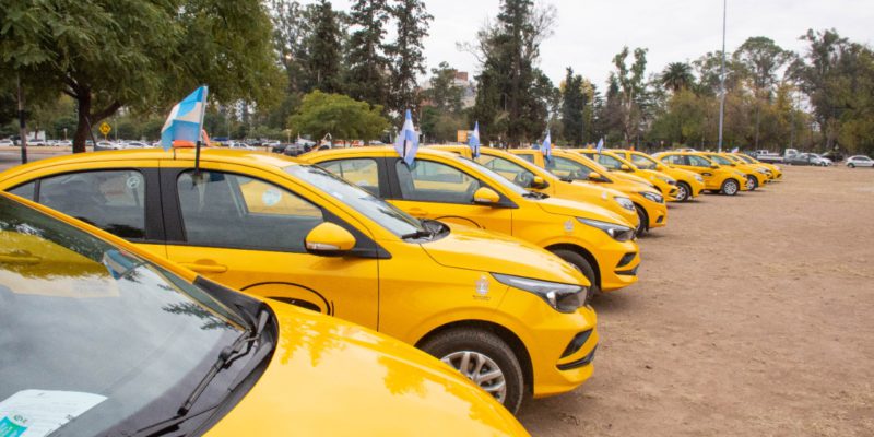 La Secretaría De Transporte Presentó 50 Unidades De Taxis 0 Km