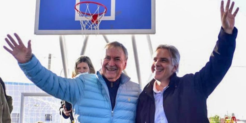Llaryora acompañó a Schiaretti en la inauguración del polideportivo número 18 en la ciudad