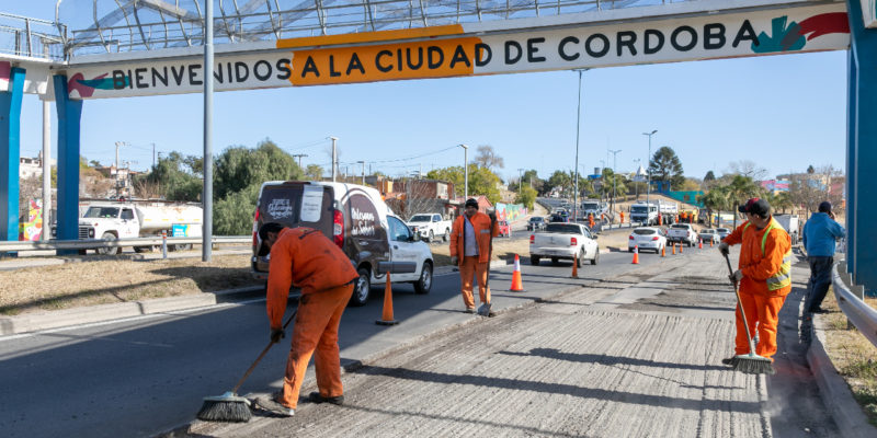 Rehabilitan El Pavimento En La Avenida Ricardo Balbín