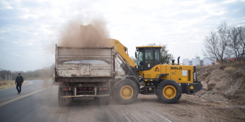 Con un operativo integral de limpieza, la Municipalidad de Córdoba recupera otros 1200 metros de Costanera Norte