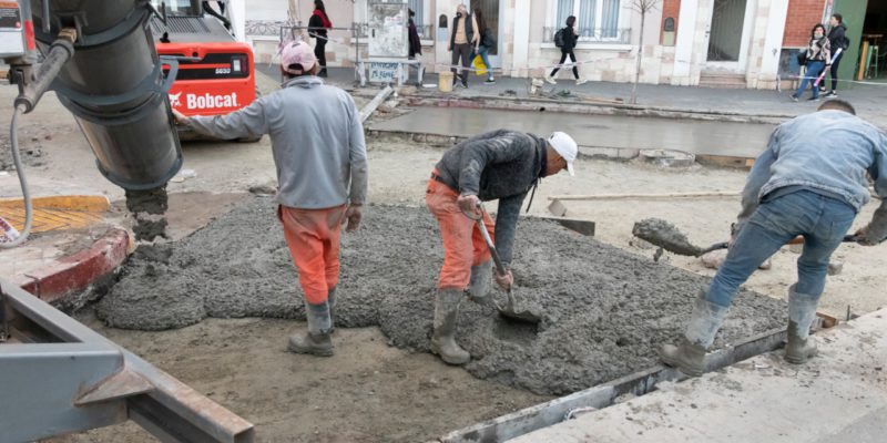 El Municipio Reconstruye Importante Bocacalle En Avenida Hipólito Yrigoyen Esquina Ituzaingó