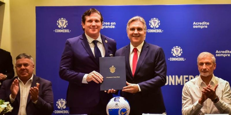 Final Sudamericana: Llaryora Recibió Al Presidente De CONMEBOL Y De La AFA