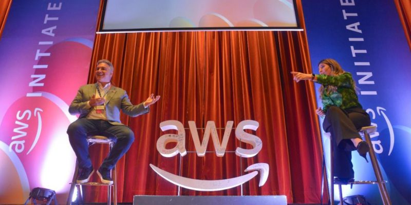 Invitado Por Amazon, Llaryora Expuso Ante Expertos El Proceso De Transformación Digital Del Municipio
